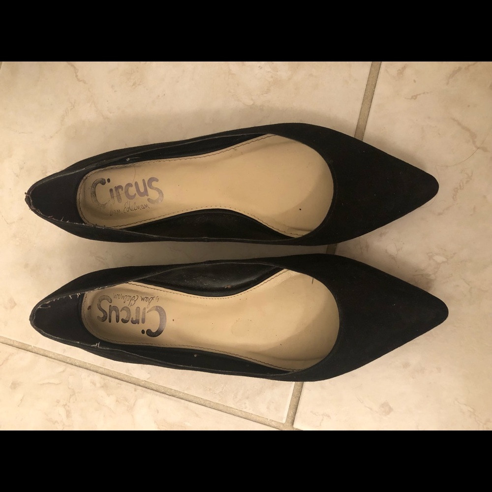Pointed suede black flats